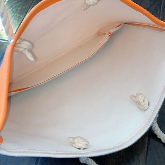 🆕 Rope Handle Printed Tote Bag 20.5in X 15in - Picture 3 of 5